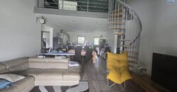 A vendre une superbe Villa F5 de 130m2 avec piscine sur un terrain de 600m2 proche des commerces à Saint André