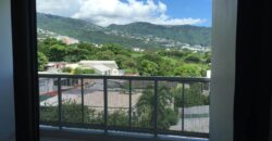 Location d’un agréable appartement F2 située dans une résidence calme à Sainte Clotilde