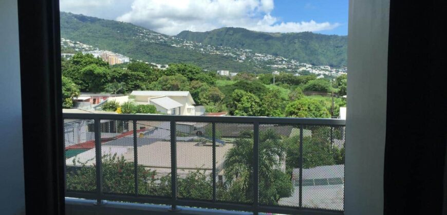 Location d’un agréable appartement F2 située dans une résidence calme à Sainte Clotilde