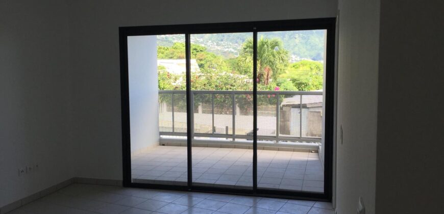 Location d’un agréable appartement F2 située dans une résidence calme à Sainte Clotilde