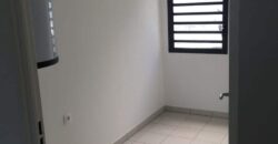 Location d’un agréable appartement F2 située dans une résidence calme à Sainte Clotilde