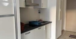 A louer un lumineux appartement meublé dans une résidence à Sainte Clotilde