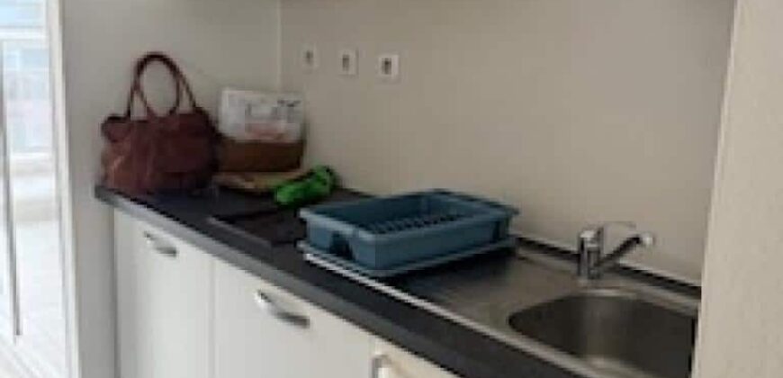 A louer un lumineux appartement meublé dans une résidence à Sainte Clotilde