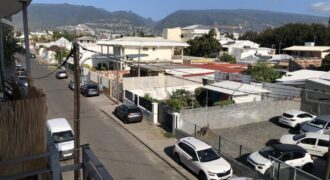 En vente un appartement T2+ dans une résidence de bon standing au centre ville de Port. En vente un appartement T2+ dans une résidence de bon standing au centre ville de Port.