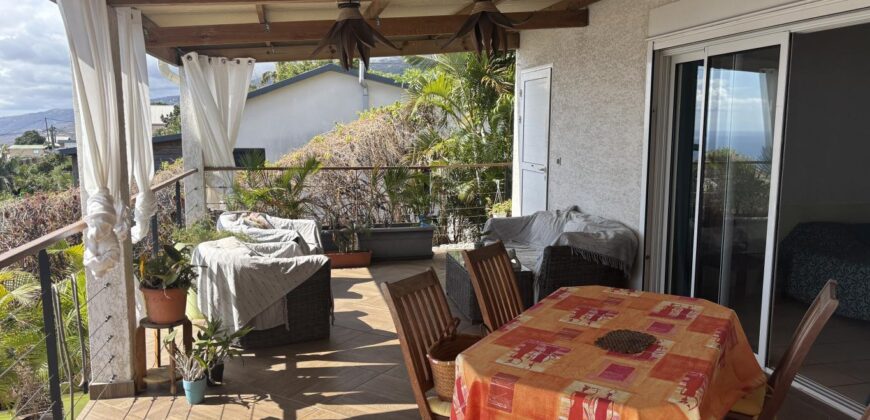 A vendre une villa d’architecte de 156m2 avec studio de musique à Saint-Leu Grand Fond