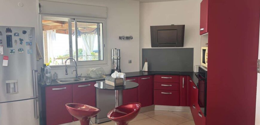 A vendre une villa d’architecte de 156m2 avec studio de musique à Saint-Leu Grand Fond