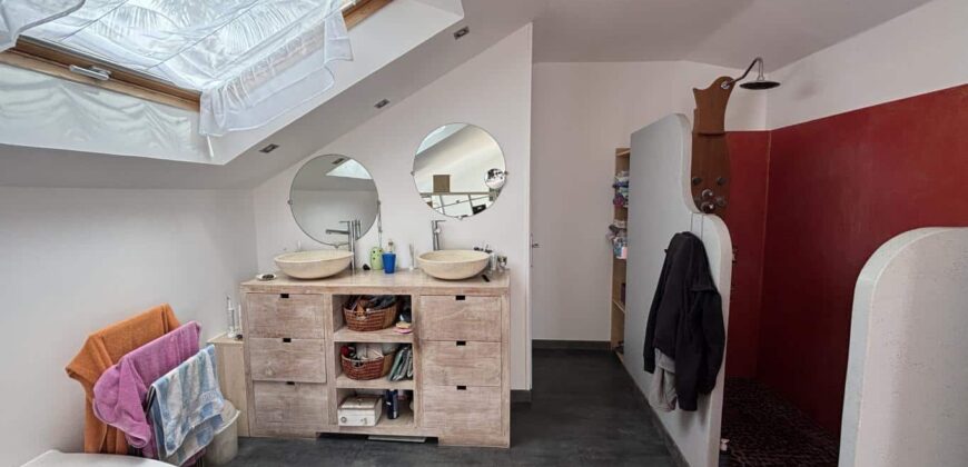 A vendre une villa d’architecte de 156m2 avec studio de musique à Saint-Leu Grand Fond