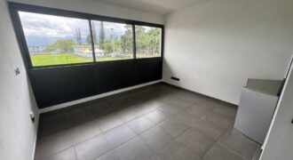 En vente deux studios côte à côte d’environ 22 m2 chacun situés face à l’université du Tampon En vente deux studios côte à côte d’environ 22 m2 chacun situés face à l’université du Tampon