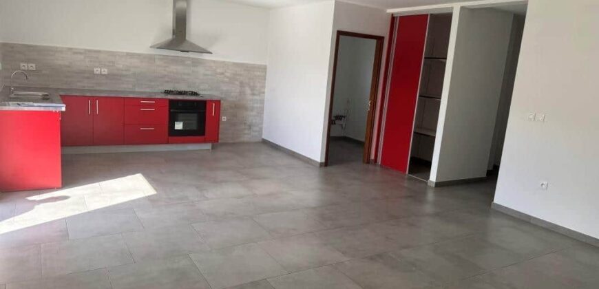 À louer une charmante villa T4 d’environ 84 m2 située le secteur calme de Bras Creux au Tampon