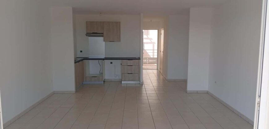 A louer un appartement T2 de 51m2 avec vue mer à la Saline les bains