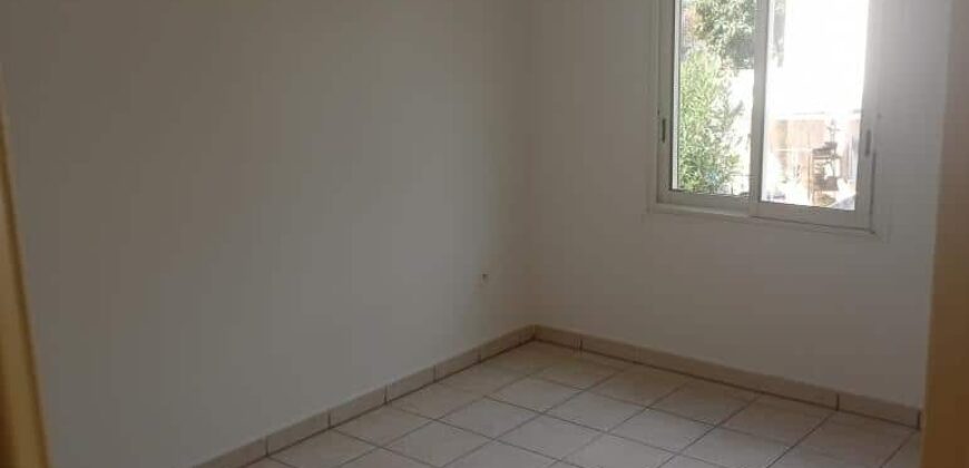 A louer un appartement T2 de 51m2 avec vue mer à la Saline les bains