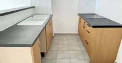 A vendre un appartement T2 de 47m2 avec varangue en plein centre de la Montagne