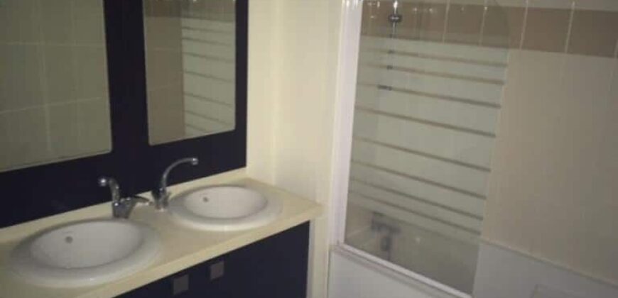 En vente un appartement T3 de 65 m2 idéalement situé dans la résidence Piton Trésor au coeur de La Montagne