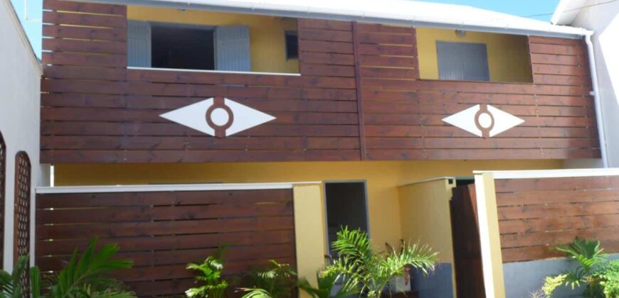 En vente un immeuble de 4 appartements meublés situé à Terre Sainte En vente un immeuble de 4 appartements meublés situé à Terre Sainte