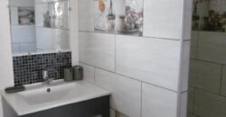 En vente un immeuble de 4 appartements meublés situé à Terre Sainte En vente un immeuble de 4 appartements meublés situé à Terre Sainte
