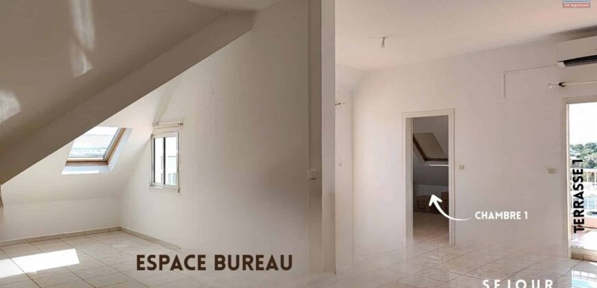À vendre un appartement T4 sous comble de 130 m2 situé à Saint Denis secteur Moufia À vendre un appartement T4 sous comble de 130 m2 situé à Saint Denis secteur Moufia