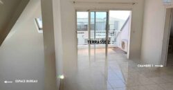 À vendre un appartement T4 sous comble de 130 m2 situé à Saint Denis secteur Moufia À vendre un appartement T4 sous comble de 130 m2 situé à Saint Denis secteur Moufia