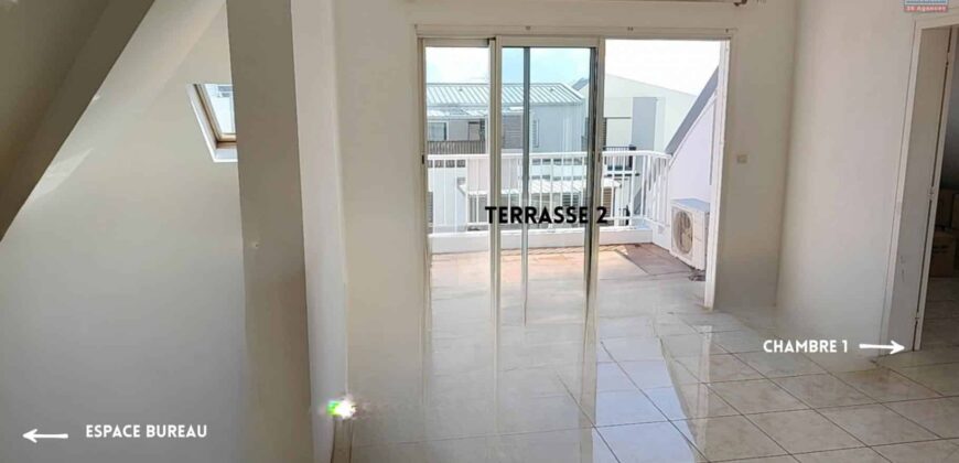 À vendre un appartement T4 sous comble de 130 m2 situé à Saint Denis secteur Moufia À vendre un appartement T4 sous comble de 130 m2 situé à Saint Denis secteur Moufia