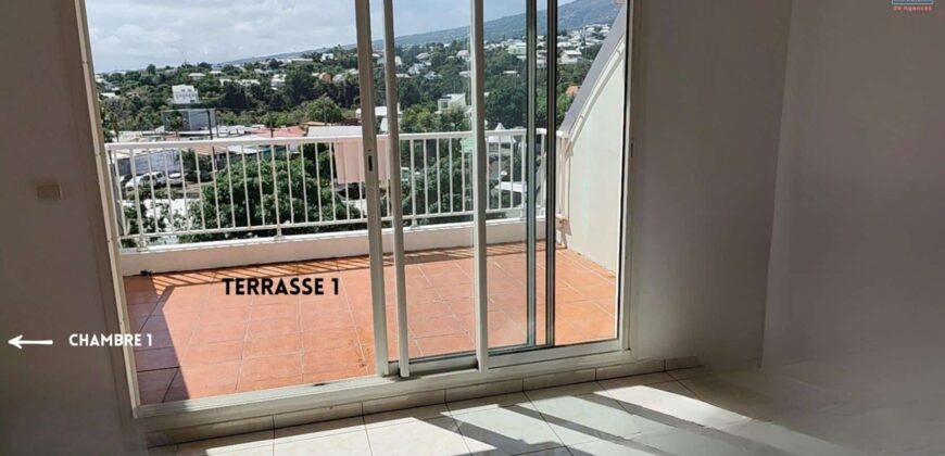 À vendre un appartement T4 sous comble de 130 m2 situé à Saint Denis secteur Moufia À vendre un appartement T4 sous comble de 130 m2 situé à Saint Denis secteur Moufia