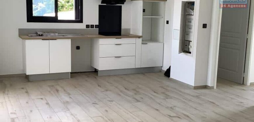 Location d’un bel appartement T3 de 65.14 m2 situé à La Rivière Saint-Louis Location d’un bel appartement T3 de 65.14 m2 situé à La Rivière Saint-Louis