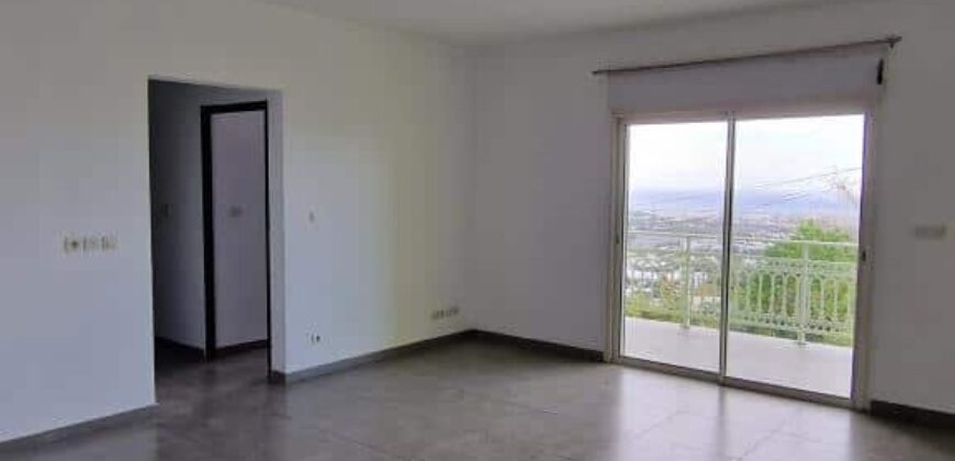 Location d’une spacieuse maison familiale de 115m2 avec garage située dans un quartier calme à Sainte Marie Location d’une spacieuse maison familiale de 115m2 avec garage située dans un quartier calme à Sainte Marie