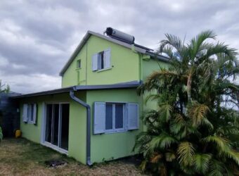 Location d’une spacieuse maison familiale de 115m2 avec garage située dans un quartier calme à Sainte Marie Location d’une spacieuse maison familiale de 115m2 avec garage située dans un quartier calme à Sainte Marie