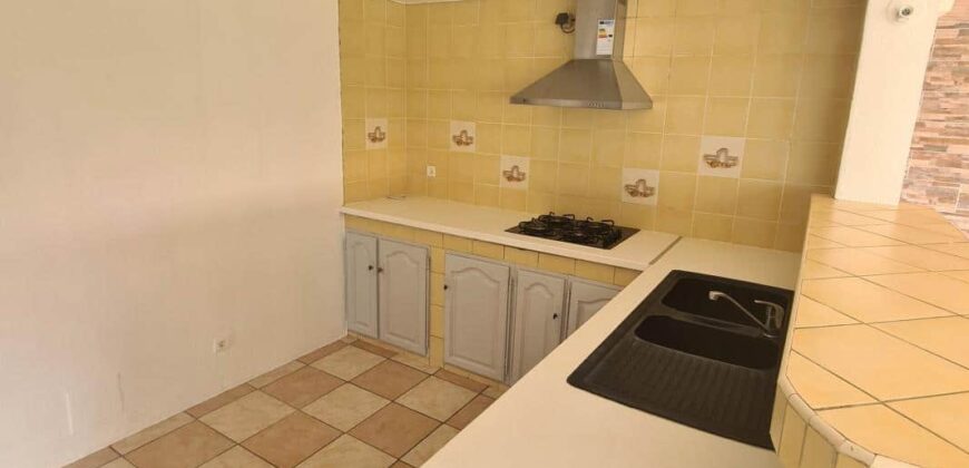 À louer une petite maison de 78m2 située sur la commune de Saint André À louer une petite maison de 78m2 située sur la commune de Saint André