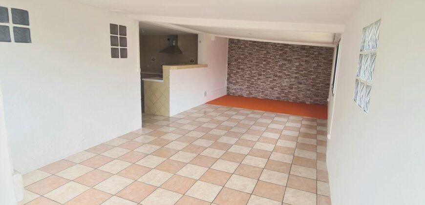 À louer une petite maison de 78m2 située sur la commune de Saint André À louer une petite maison de 78m2 située sur la commune de Saint André