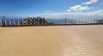 A louer une grande villa de type F5 de 170m2 avec terrasse offrant vue sur mer à La Montagne