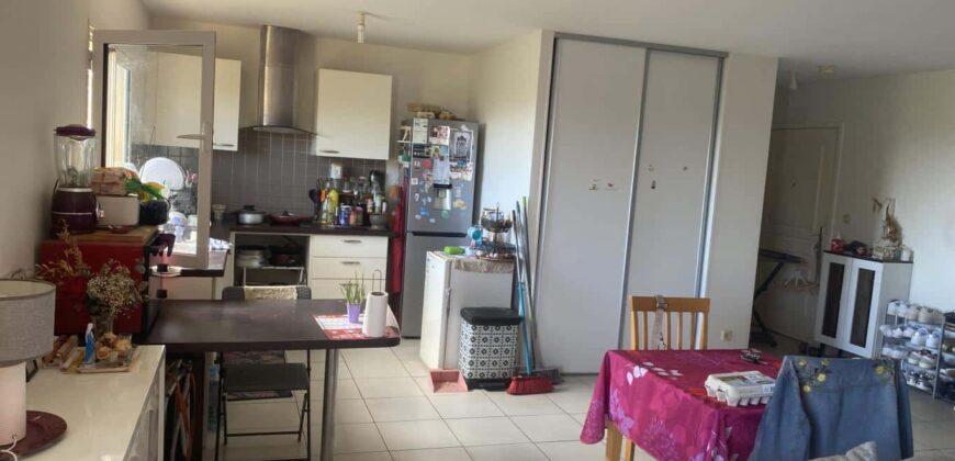 À vendre un appartement T3 duplex situé dans une résidence calme et sécurisée à La Possession À vendre un appartement T3 duplex situé dans une résidence calme et sécurisée à La Possession