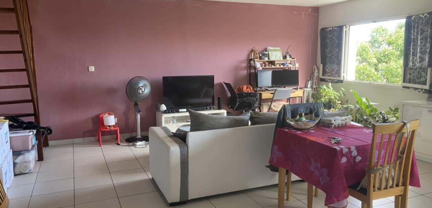 À vendre un appartement T3 duplex situé dans une résidence calme et sécurisée à La Possession À vendre un appartement T3 duplex situé dans une résidence calme et sécurisée à La Possession