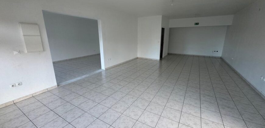 Location d’un local professionnel idéalement situé au Tampon 14e Location d’un local professionnel idéalement situé au Tampon 14e