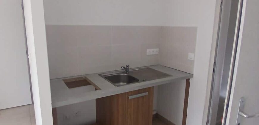 À louer un appartement neuf de type studio/F1 situé à Fleurimont Saint-Paul À louer un appartement neuf de type studio/F1 situé à Fleurimont Saint-Paul