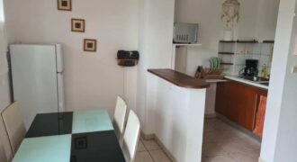 À louer charmant T2 meublé en duplex situé dans une résidence sécurisée proche du centre-ville du Tampon À louer charmant T2 meublé en duplex situé dans une résidence sécurisée proche du centre-ville du Tampon