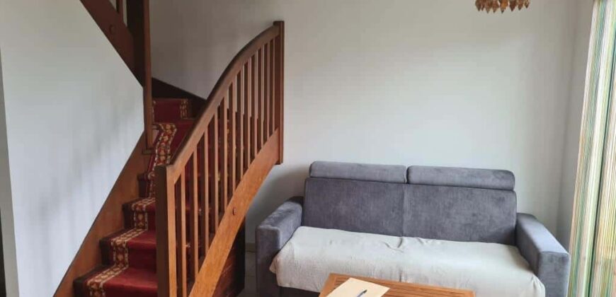 À louer charmant T2 meublé en duplex situé dans une résidence sécurisée proche du centre-ville du Tampon À louer charmant T2 meublé en duplex situé dans une résidence sécurisée proche du centre-ville du Tampon