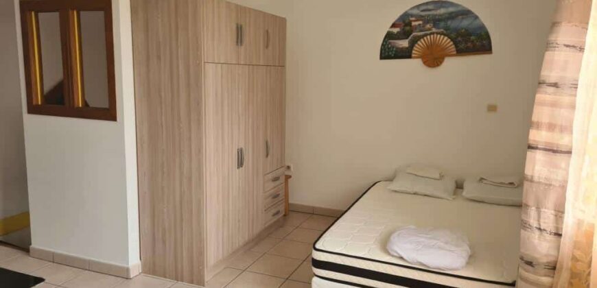 À louer charmant T2 meublé en duplex situé dans une résidence sécurisée proche du centre-ville du Tampon À louer charmant T2 meublé en duplex situé dans une résidence sécurisée proche du centre-ville du Tampon