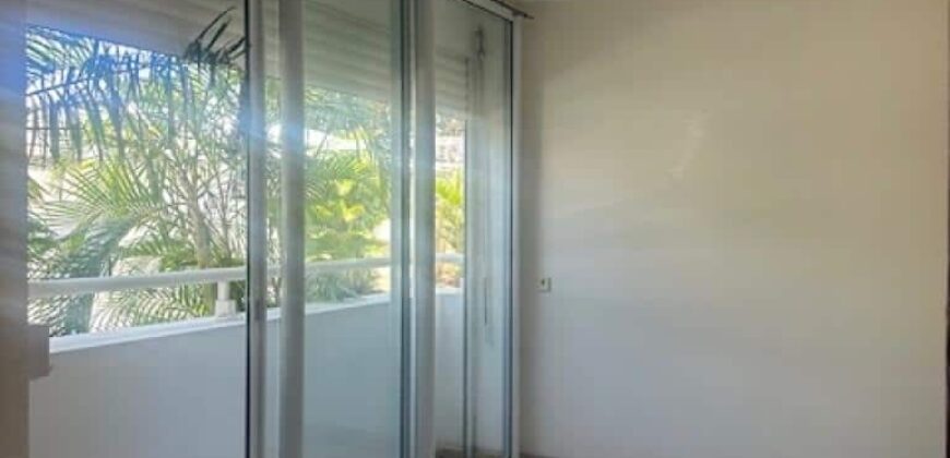 Location d’un charmant studio de 37 m2 situé à Saint-Pierre Location d’un charmant studio de 37 m2 situé à Saint-Pierre