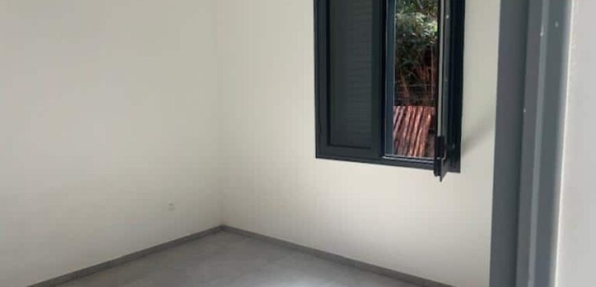 À louer une villa mitoyenne T4 de 98.90 m2 située dans une résidence sécurisée proche du lycée des Avirons