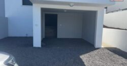 À louer charmante villa F4 avec belle vue située dans un quartier calme à Étang Salé proche des écoles À louer charmante villa F4 avec belle vue située dans un quartier calme à Étang Salé proche des écoles