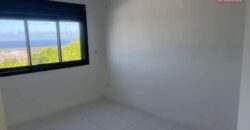 À louer charmante villa F4 avec belle vue située dans un quartier calme à Étang Salé proche des écoles À louer charmante villa F4 avec belle vue située dans un quartier calme à Étang Salé proche des écoles