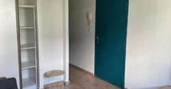 A louer un studio meublé de 19.66m2 dans une résidence à proximité du CHU de Saint Pierre