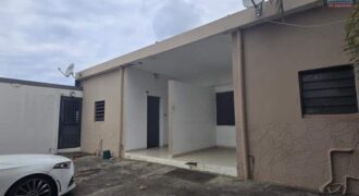 À vendre : immeuble composé de 4 appartements T2 sur un terrain de 230 m² à Sainte Suzanne