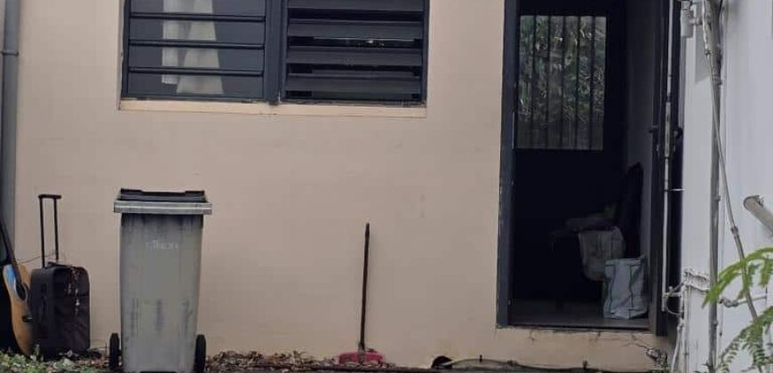 À vendre : immeuble composé de 4 appartements T2 sur un terrain de 230 m² à Sainte Suzanne