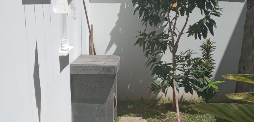 A vendre une villa contemporaine de 90m2 nichée dans un quartier résidentiel calme à Saint Leu