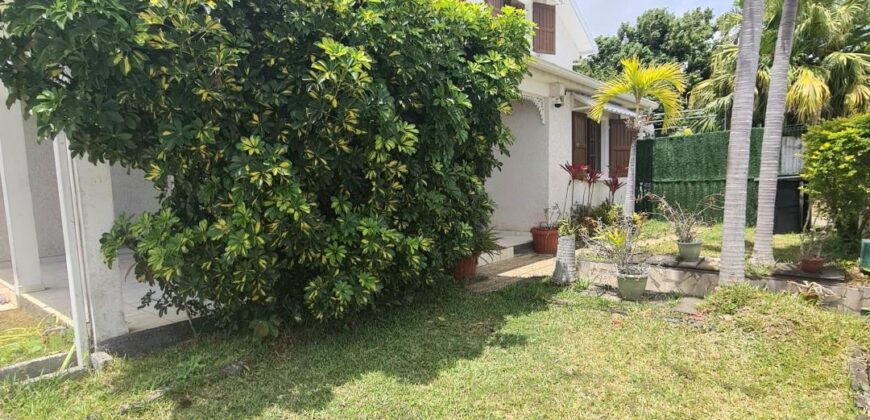 À vendre une villa F4/5 de 118m2 avec jardin dans un quartier résidentiel à Bras des Chevrettes-Saint André