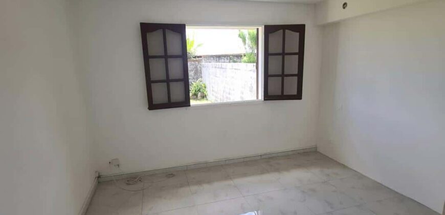 À vendre une villa F4/5 de 118m2 avec jardin dans un quartier résidentiel à Bras des Chevrettes-Saint André