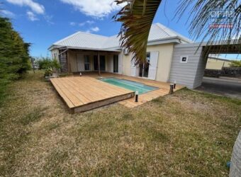 Location d’une charmante villa de 131m2 avec piscine nichée dans le quartier de Colorado à La Montagne