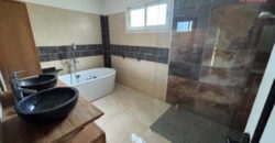 Location d’une charmante villa de 131m2 avec piscine nichée dans le quartier de Colorado à La Montagne