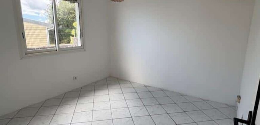 Location d’une charmante villa de 131m2 avec piscine nichée dans le quartier de Colorado à La Montagne