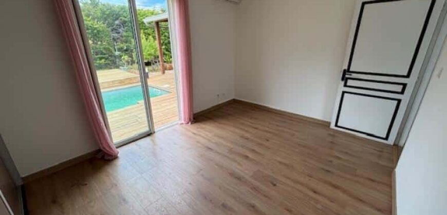 Location d’une charmante villa de 131m2 avec piscine nichée dans le quartier de Colorado à La Montagne